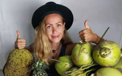 Vegan Woman on Extreme Raw Food Diet Dies Aged 27, Leaving Followers in Shock